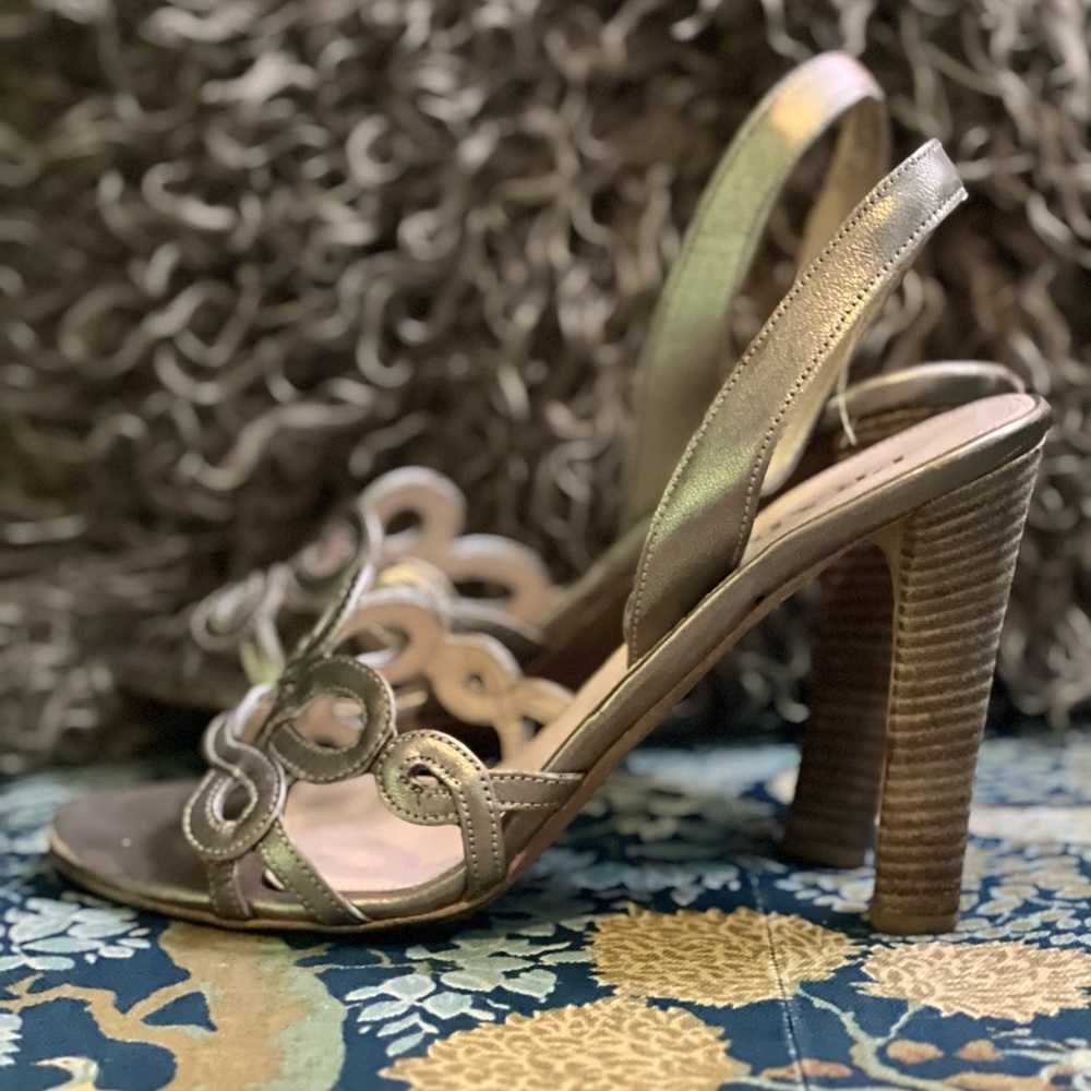 Prada heels 37.5 champagne